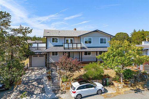 1408 Tovido Lane, Victoria, BC, V8T2S9 | Card Image
