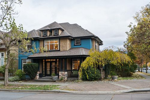 {{alt}} | Card Image