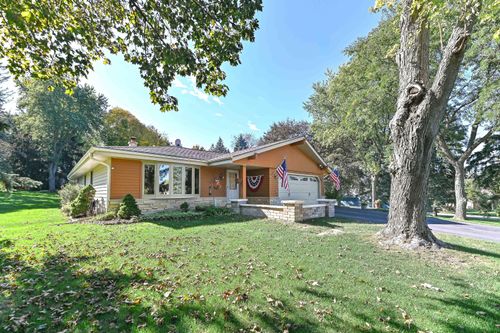 W264S7715 Mount Whitney Ave, Waukesha, WI, 53189-9629 | Card Image