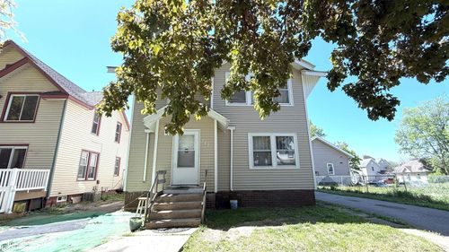 321 3rd Street Nw, Mason City, IA, 50401 | Card Image