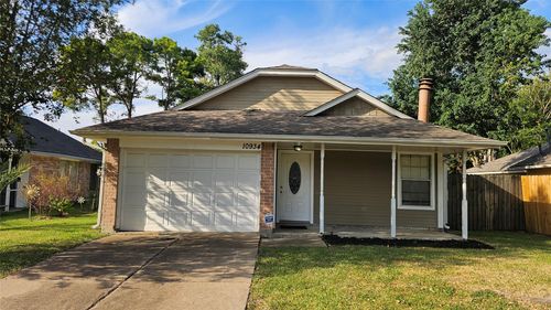 10934 Spanish Grant Dr, Sugar Land, TX, 77498-1762 | Card Image