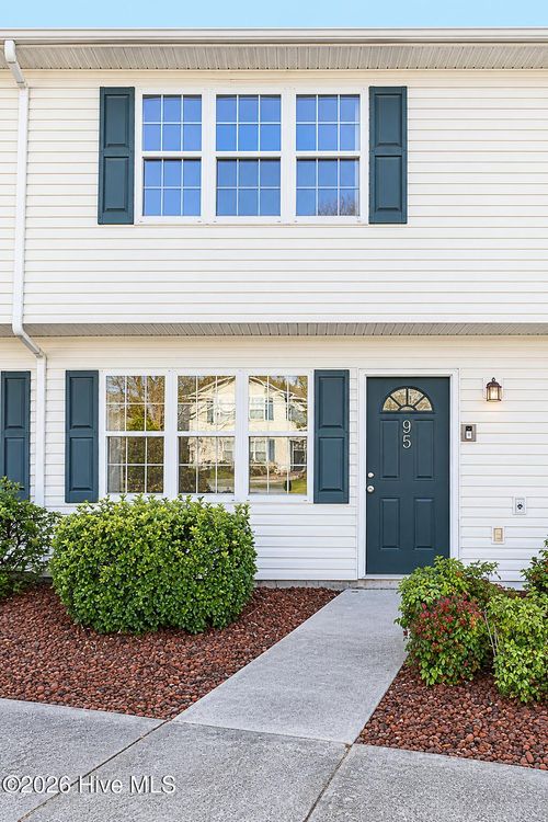 95 Century Ct, Swansboro, NC, 28584-8364 | Card Image