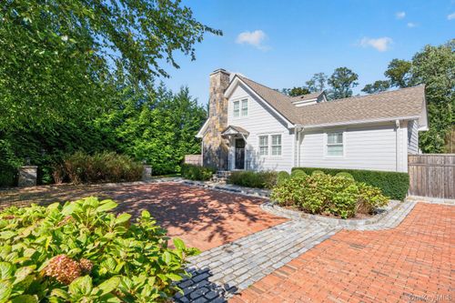 25 Old Northport Rd, Huntington, NY, 11743-2950 | Card Image