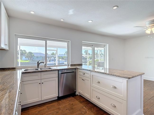 6341 Cocoa Ln, House other with 3 bedrooms, 2 bathrooms and null parking in APOLLO BEACH FL | Image 7