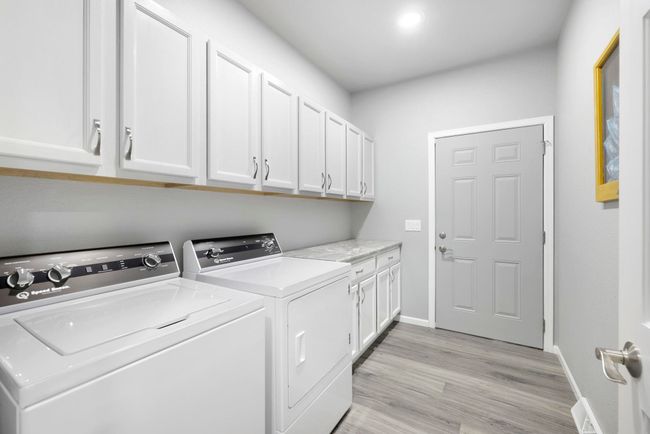 105 Community Dr, Condo with 3 bedrooms, 3 bathrooms and null parking in FALL RIVER WI | Image 29