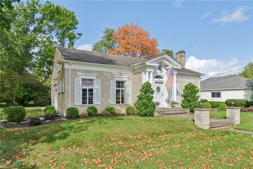 4120 W Valley Dr, Fairview Park, OH, 44126-1738 | Card Image