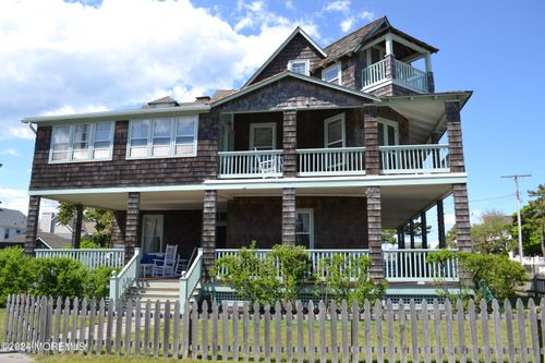 18 Bridge Ave, Bay Head, NJ, 08742-4744 | Card Image