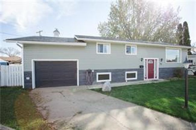 25 Hays Crt Nw, House detached with 5 bedrooms, 2 bathrooms and null parking in Medicine Hat AB | Image 46
