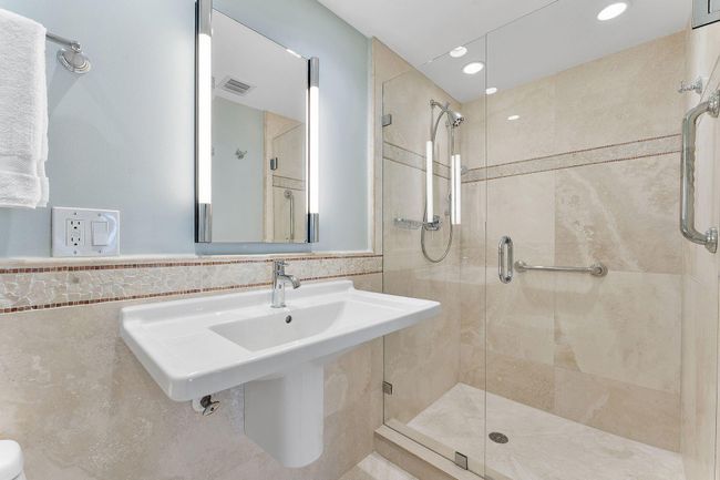 APT-301 - 1225 S Ocean Blvd, Condo with 2 bedrooms, 2 bathrooms and null parking in Delray Beach FL | Image 21