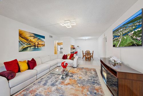apt-a2-819 Sky Pine Way, Greenacres, FL, 33415-9044 | Card Image
