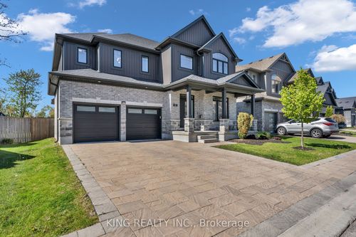 33-1061 Eagletrace Dr, London, ON, N6G0T3 | Card Image