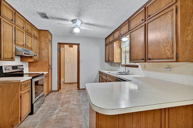 637 Snap Rd, House other with 2 bedrooms, 2 bathrooms and null parking in Sherman TX | Image 6