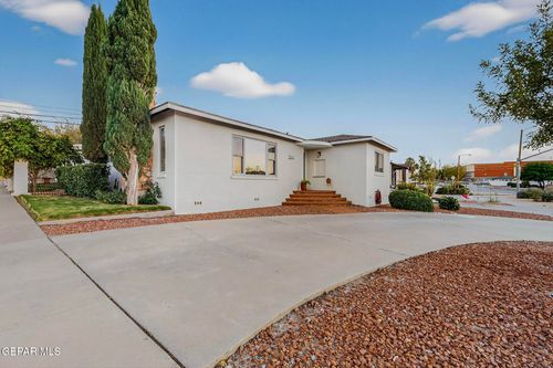 3224 N Stanton St, El Paso, TX, 79902-2312 | Card Image