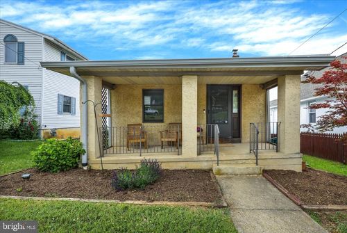 1027 Commonwealth Blvd, READING, PA, 19607-1713 | Card Image
