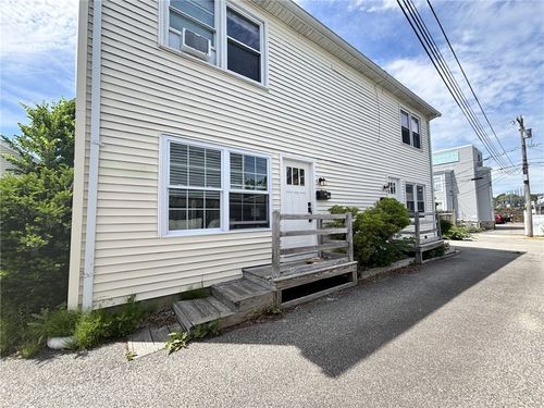 a-27 Weaver Ave, Newport, RI, 02840-3543 | Card Image