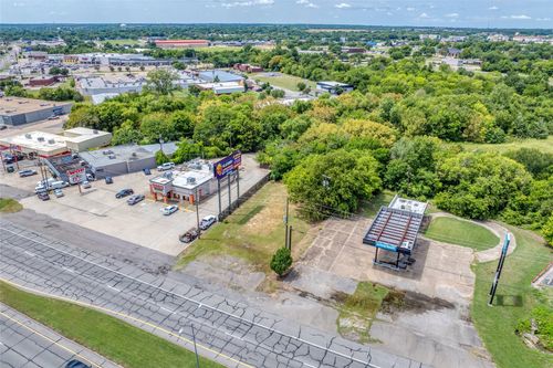 2012 Texoma Pkwy, Sherman, TX, 75090-2620 | Card Image
