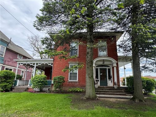 428 West Ave, Elyria, OH, 44035-5779 | Card Image