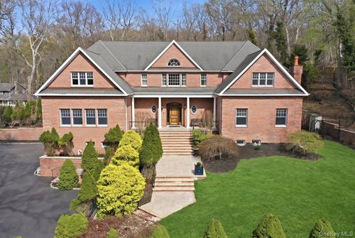 60 Harbor Rd, Saint James, NY, 11780-1214 | Card Image