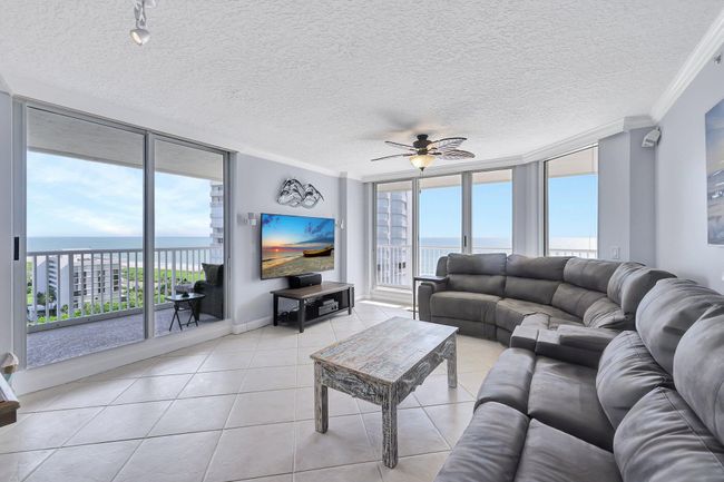 APT-1404 - 5049 N Highway A1a, Condo with 3 bedrooms, 2 bathrooms and null parking in Hutchinson Island FL | Image 24