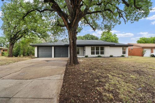 2805 Sarah Jane Lane, Fort Worth, TX, 76119 | Card Image