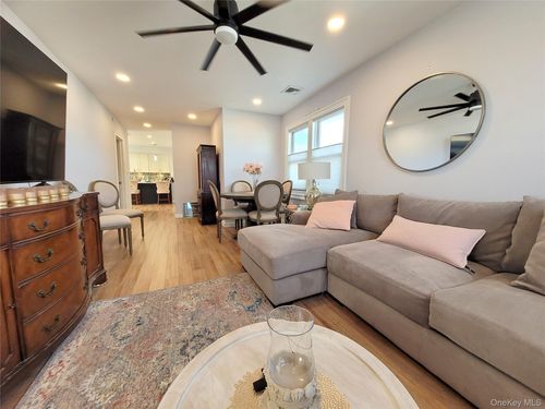 77 Nebraska St, Long Beach, NY, 11561-1610 | Card Image