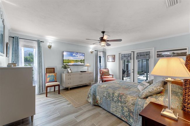 Primary Suite that's Light and Bright | Image 17