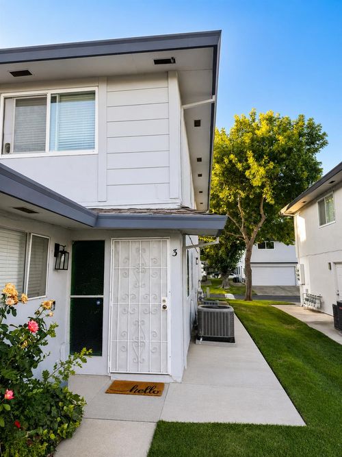 3-8947 El Mirador Dr, Elk Grove, CA, 95624-2333 | Card Image