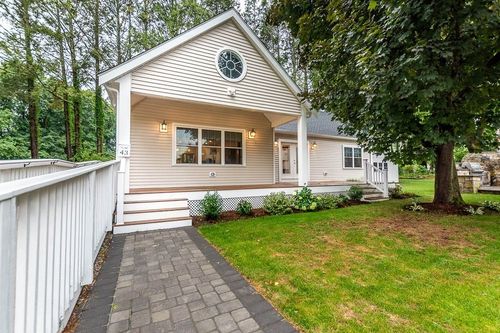 43-43 Stone St, Walpole, MA, 02081-2823 | Card Image