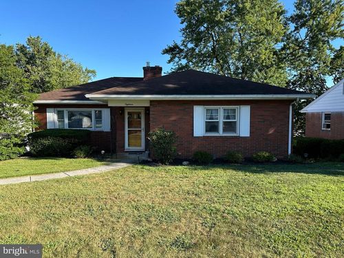 18 Spring Garden St, ELIZABETHTOWN, PA, 17022-1528 | Card Image
