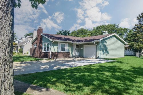 7 W Garden Ave, Pontiac, IL, 61764-2628 | Card Image