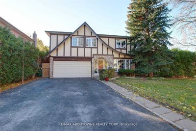 UPPER - 14 Angus Dr, House other with 4 bedrooms, 3 bathrooms and 4 parking in North York ON | Image 1