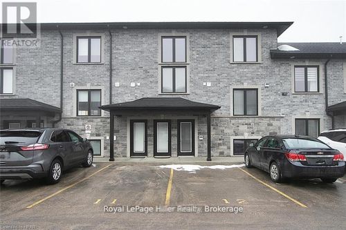 9-3194 Vivian Line 37, Stratford, ON, N5A0J8 | Card Image