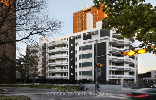 702-11 Walmer Rd, Toronto, ON, M5R2W9 | Card Image