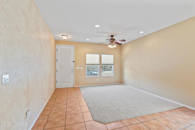 Living Area | Image 12