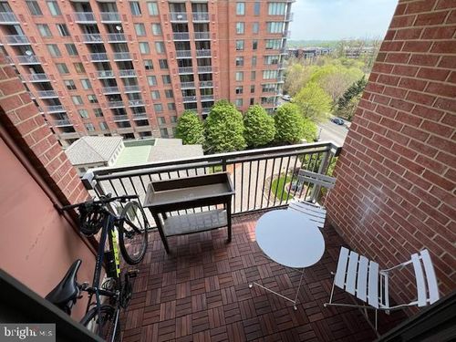 apt-820-11710 Old Georgetown Rd, NORTH BETHESDA, MD, 20852-2696 | Card Image