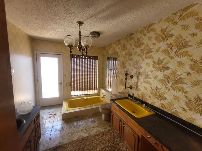306 Wade St, House other with 4 bedrooms, 2 bathrooms and null parking in Olney TX | Image 18