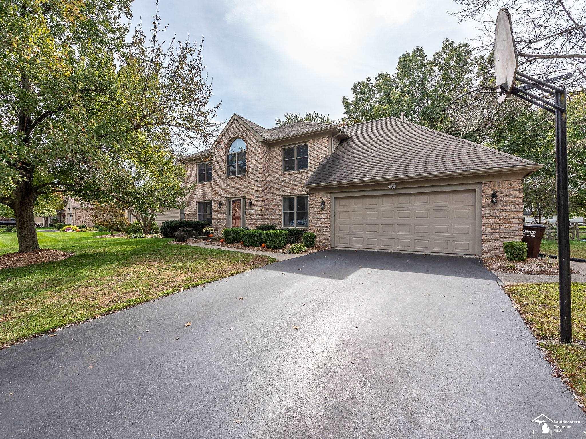 Shadywood Dr, Lambertville, MI 48144