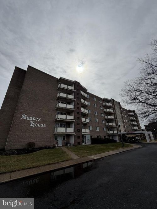 402-402 Sussex House, CHERRY HILL, NJ, 08034 | Card Image