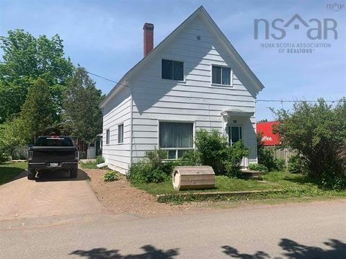 49 Chapel St, Parrsboro, NS, B0M1S0 | Card Image