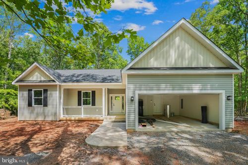 394 Pinehurst Dr, GORDONSVILLE, VA, 22942-7313 | Card Image