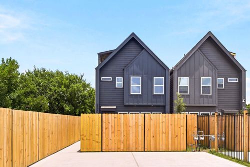 cd-6004 Bacher Street, Houston, TX, 77028 | Card Image