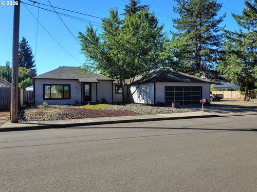 648 Sw Arthur St, McMinnville, OR, 97128-5802 | Card Image