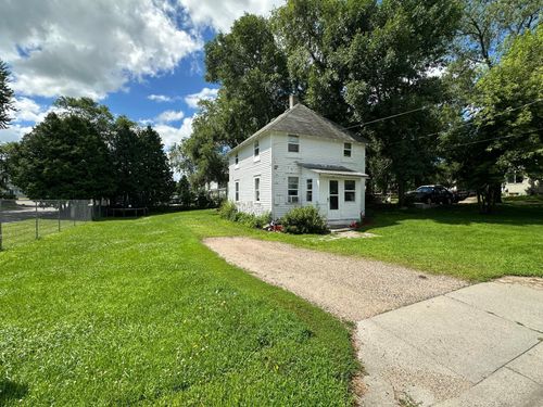 327 9 1/2 St S, Sauk Centre, MN, 56378-1667 | Card Image