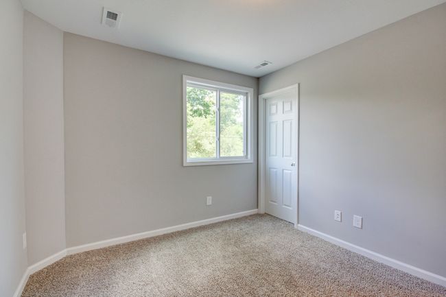 923 Woody Hills Dr, Home with 3 bedrooms, 2 bathrooms and 2 parking in Clarksville TN | Image 8