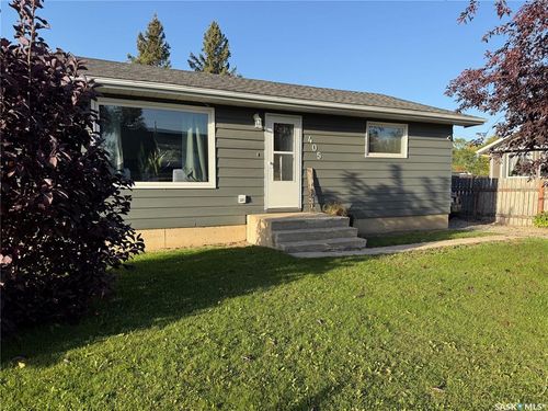 405 6th Avenue W, Nipawin, SK, S0E1E0 | Card Image