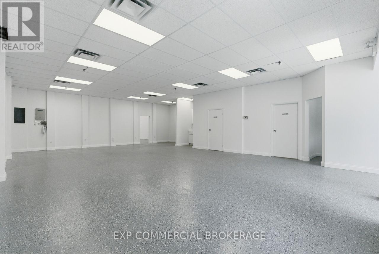 Commercial Sale in Toronto (West Humber-Clairville) 3