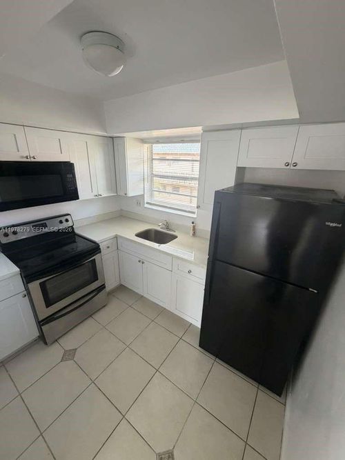 135024-1350 Ne 119th St, Miami, FL, 33161-6567 | Card Image