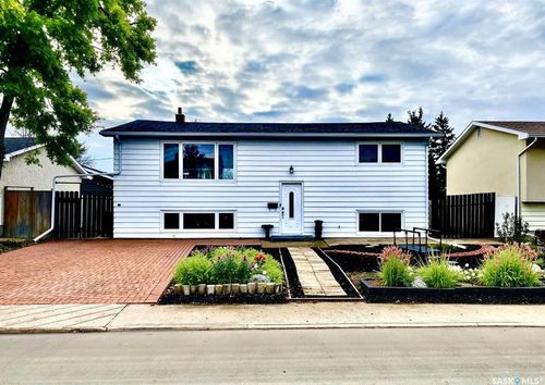 7227 6th Ave, Regina, SK, S4T0P3 | Card Image