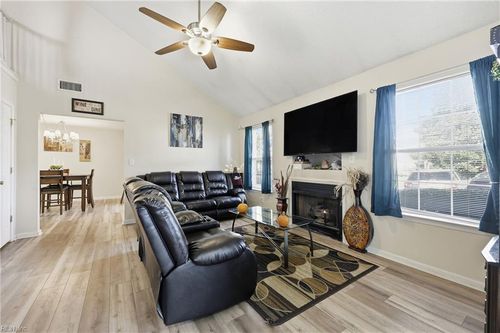 2604 Westgate Cir, Williamsburg, VA, 23185-2099 | Card Image