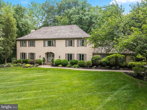 130 Hunt Valley Cir, Berwyn, PA, 19312-2302 | Card Image